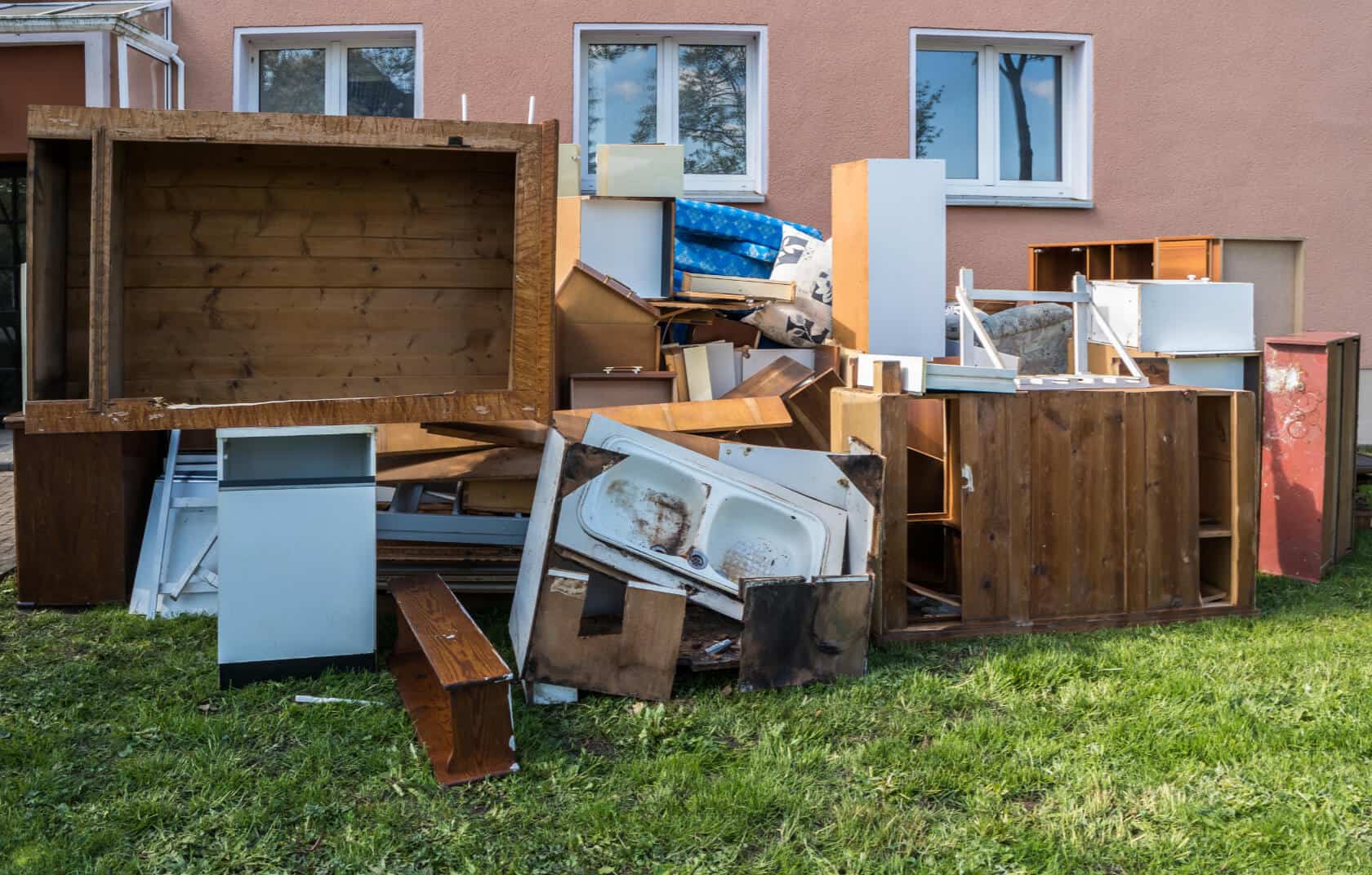 How to Declutter Before Your Move: Chicago’s Complete Guide to a Smooth, Stress-Free Relocation